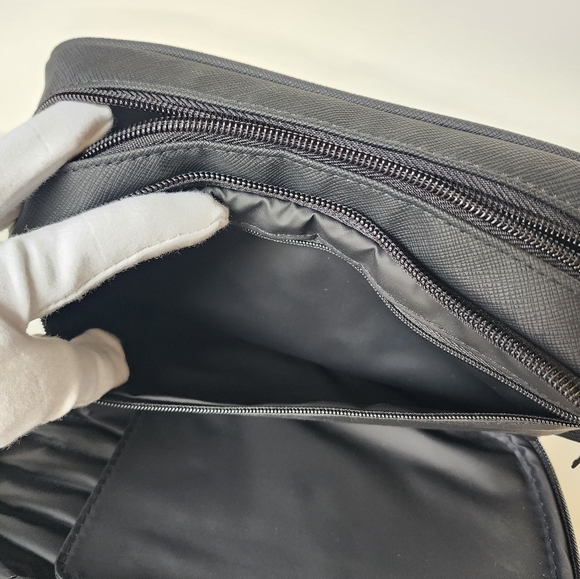 Christian Dior Parfums Make-Up Organizer - Picture 10 of 17